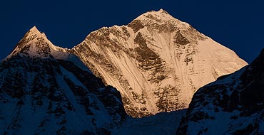 Himalaya, Dhaulagiri face est au lever du soleil, Népal.